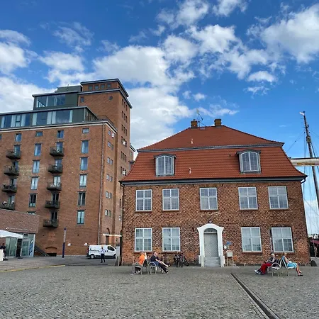 Meerblick, Balkon Und Private Sauna Im Historischen Getreidespeicher *